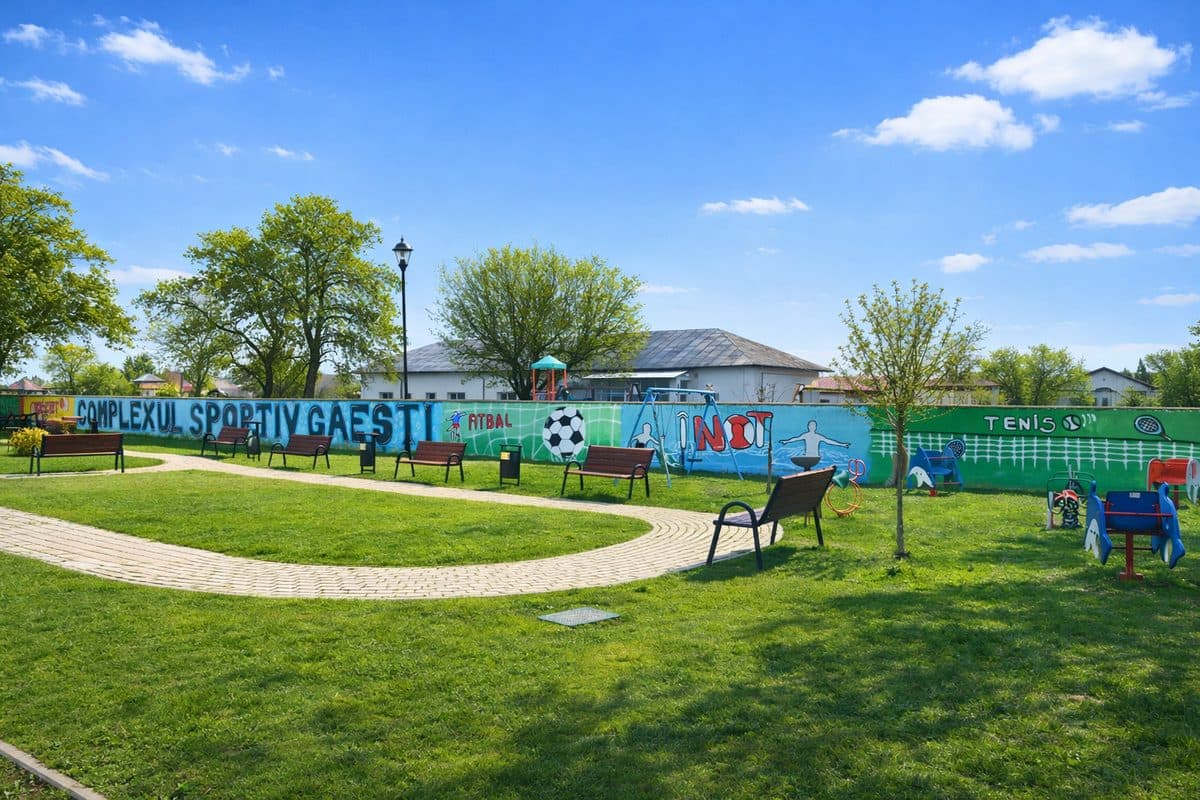 Bazinul de Inot Gaesti