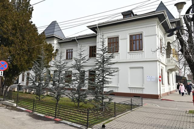 Centrul Cultural Gheorghe Zamfir - exterior