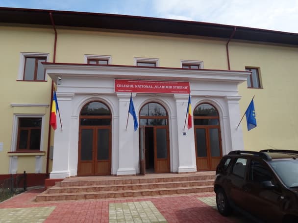 Colegiul Național "Vladimir Străinu"