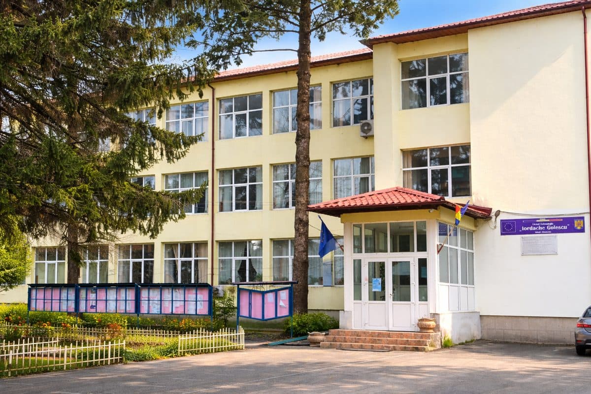 Liceul Tehnologic "Iordache Golescu"